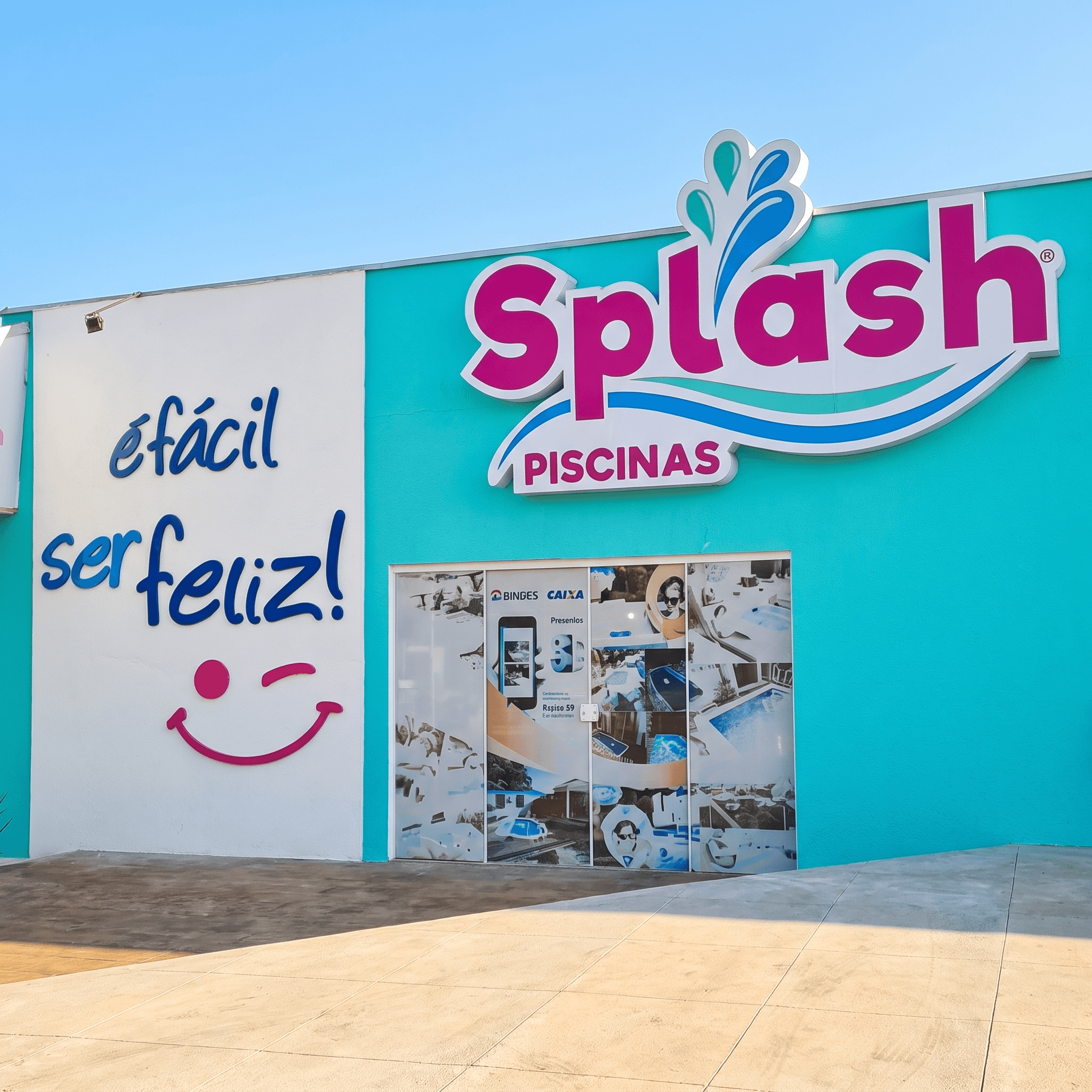 Projeto de comunicação visual aplicada em fachada comercial